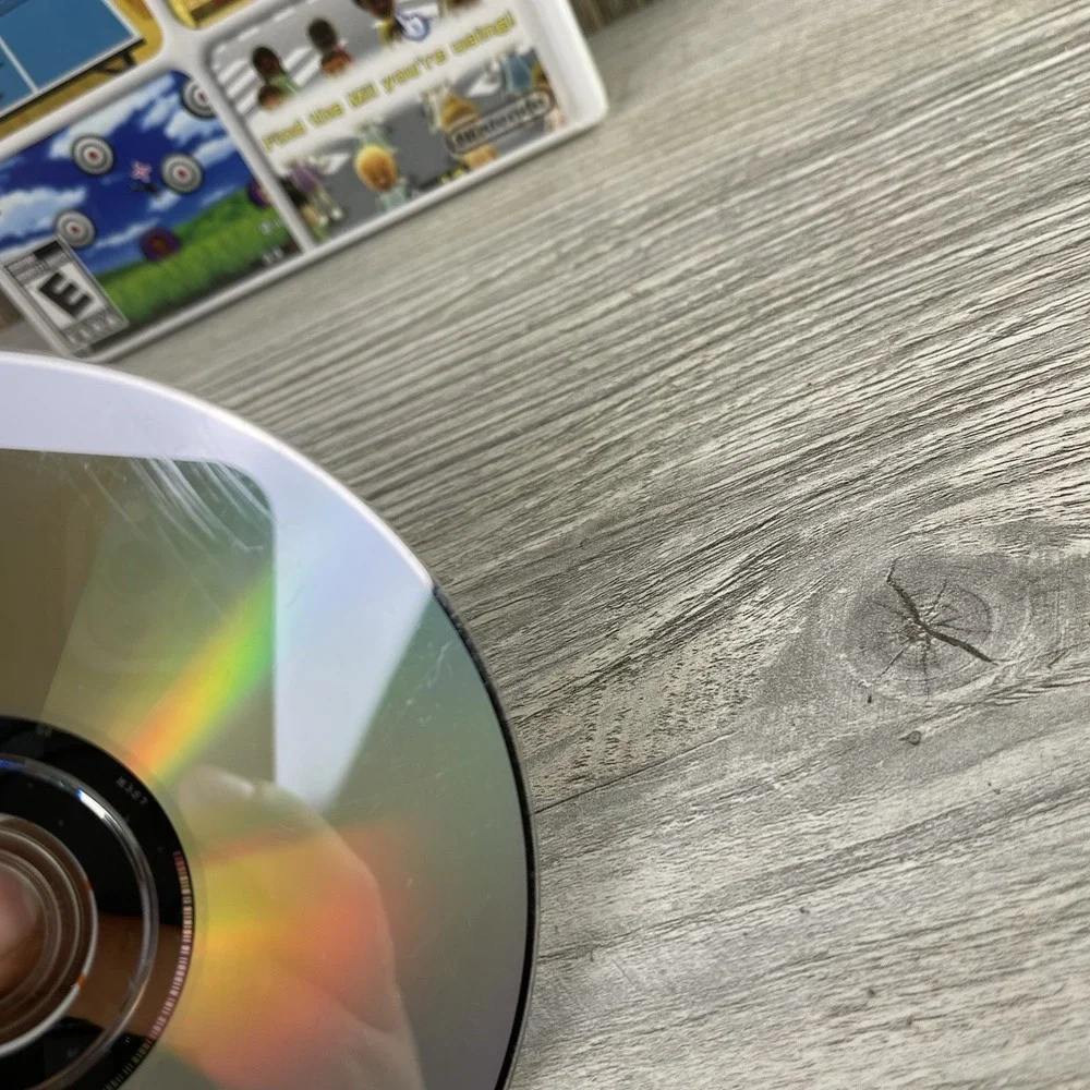 Wii Play Nintendo Game Disc, Case and Manual!  Tested Working